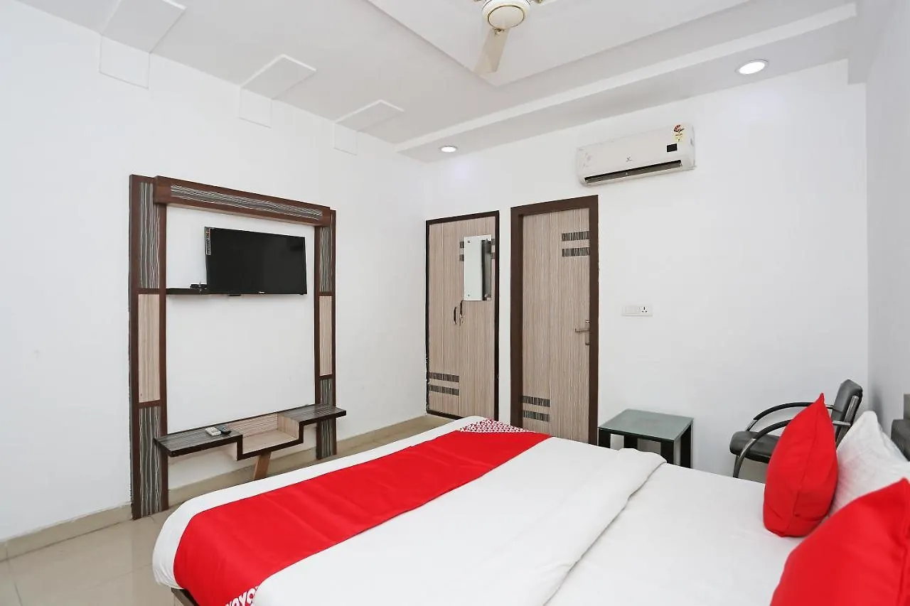 Oyo 13125 Hotel Gwal Palace Agra   Agra (Uttar Pradesh)